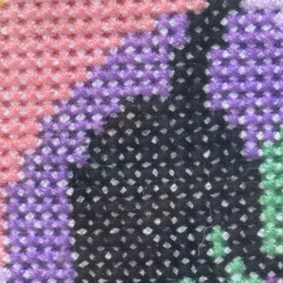 Vintage Handmade Cross Stitch Raining Cats and Dogs Framed 1995 12.5”x11” Green - Picture 4 of 6